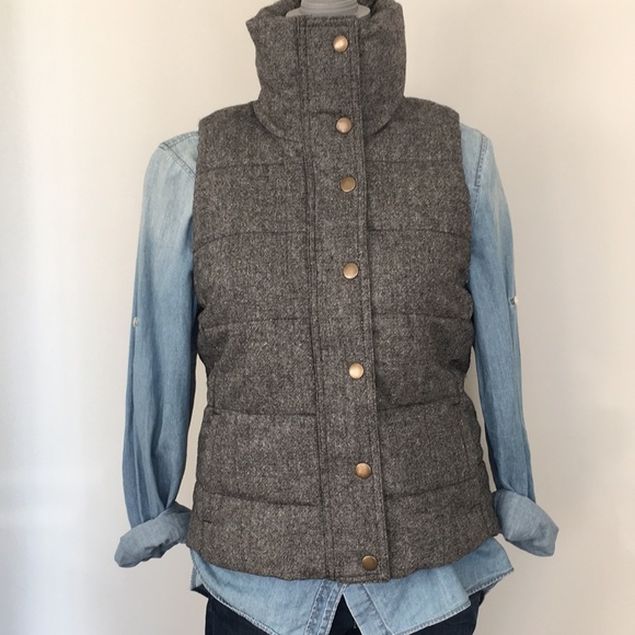 Old Navy Tweed Puffer Vest, size Small 🖤 - Picture 5 of 13